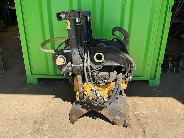 2021 engcon ec219 draaikantelstuk - afbeelding 12 van  13