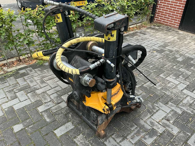 2021 engcon ec219 draaikantelstuk - afbeelding 5 van  7