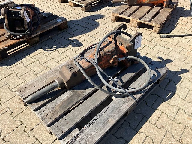 2021 epiroc sb152 hydraulische breekhamer - afbeelding 1 van  7