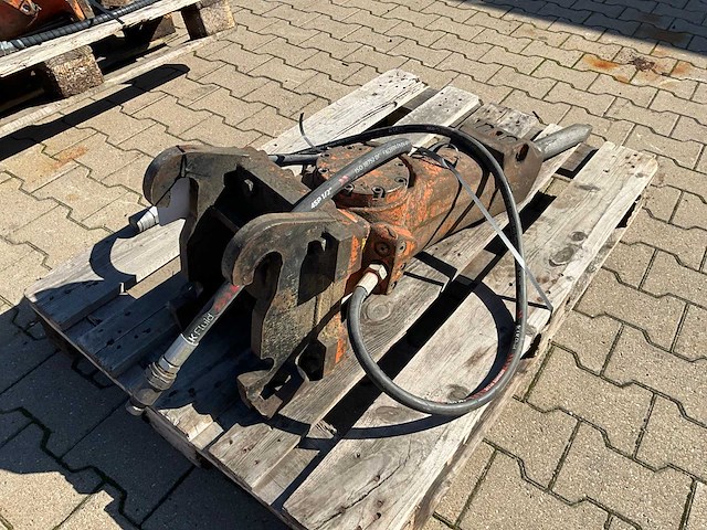 2021 epiroc sb152 hydraulische breekhamer - afbeelding 3 van  7