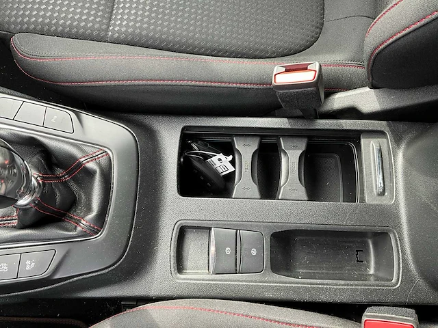 2021 ford focus wagon 1.0 st line ecoboost hybrid personenauto r-001-ts - afbeelding 24 van  43