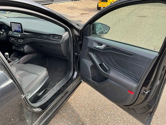 2021 ford focus wagon 1.0 st line ecoboost hybrid personenauto r-001-ts - afbeelding 25 van  43