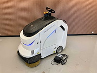 2021 gausium sweeper 111 zelfrijdende veegmachine robot - afbeelding 1 van  17