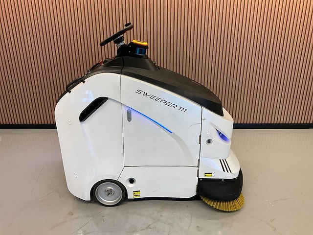 2021 gausium sweeper 111 zelfrijdende veegmachine robot - afbeelding 11 van  17