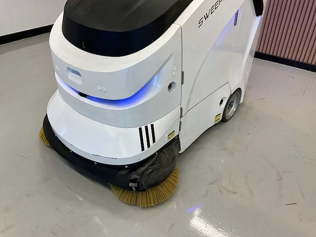 2021 gausium sweeper 111 zelfrijdende veegmachine robot - afbeelding 14 van  17