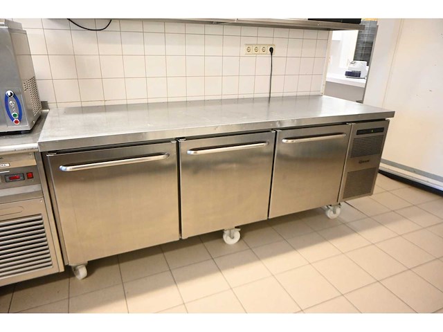 2021 gram m 2408 cbg mobiele rvs bakker koelwerkbank - afbeelding 1 van  6