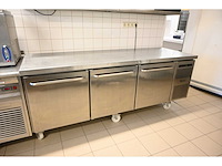 2021 gram m 2408 cbg mobiele rvs bakker koelwerkbank