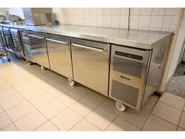 2021 gram m 2408 cbg mobiele rvs bakker koelwerkbank - afbeelding 2 van  6