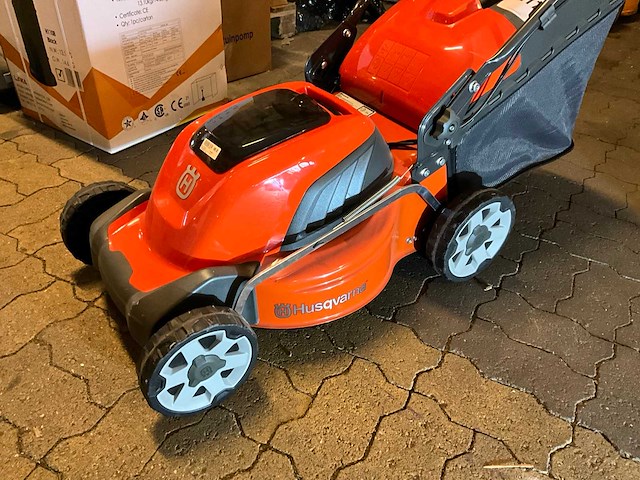 2021 husqvarna lc 141vi accu grasmaaier - afbeelding 6 van  9