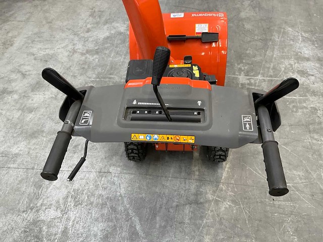 2021 husqvarna st124 sneeuwblazer - afbeelding 11 van  11