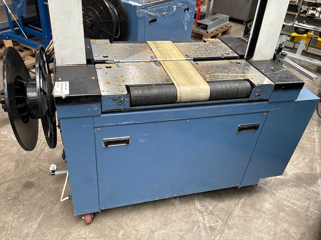 2021 joinpack a-93ab semi-automatische omsnoeringsmachine - afbeelding 2 van  3
