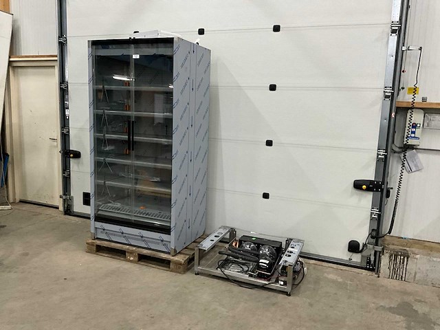 2021 jordao 21.58218 glasdeurkoelkast met externe motor - afbeelding 1 van  2