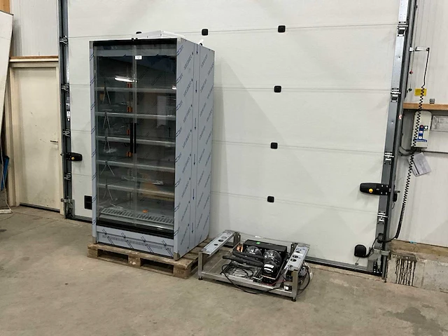 2021 jordao 21.58218 glasdeurkoelkast met externe motor - afbeelding 1 van  7