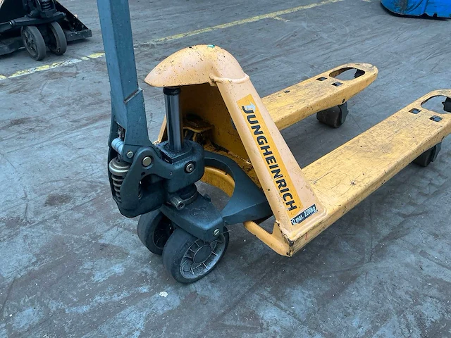2021 jungheinrich am22 hand hydraulische palletwagen - afbeelding 4 van  5