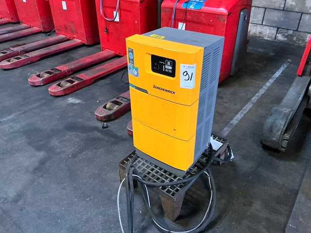 2021 jungheinrich slh300 d400v g48/260b acculader - afbeelding 1 van  9