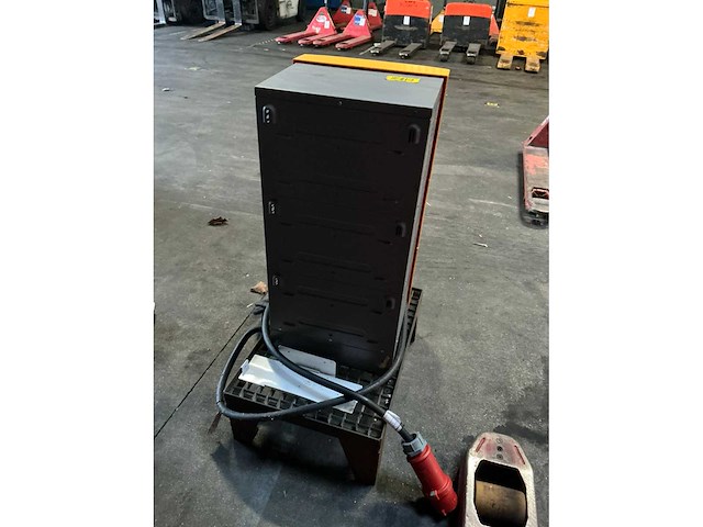 2021 jungheinrich slh300 d400v g48/260b acculader - afbeelding 4 van  9