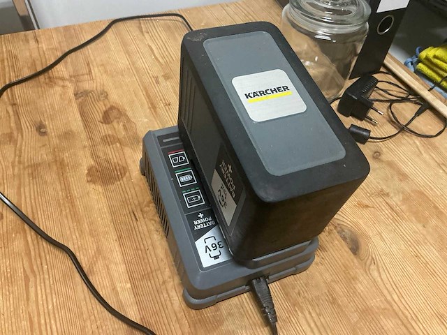 2021 kärcher br 30/4 c bp schrobzuigmachine - afbeelding 4 van  5