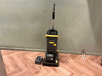 2021 kärcher br 30/4 c bp schrobzuigmachine - afbeelding 2 van  4