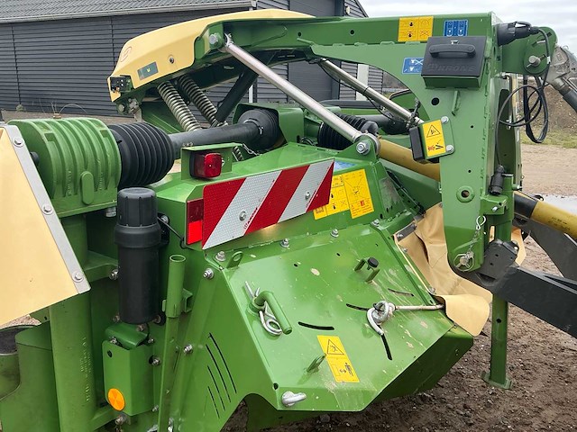 2021 krone easycut f 320 cv / easycut b 1000 cv triple maaier met maaidekken - afbeelding 25 van  53