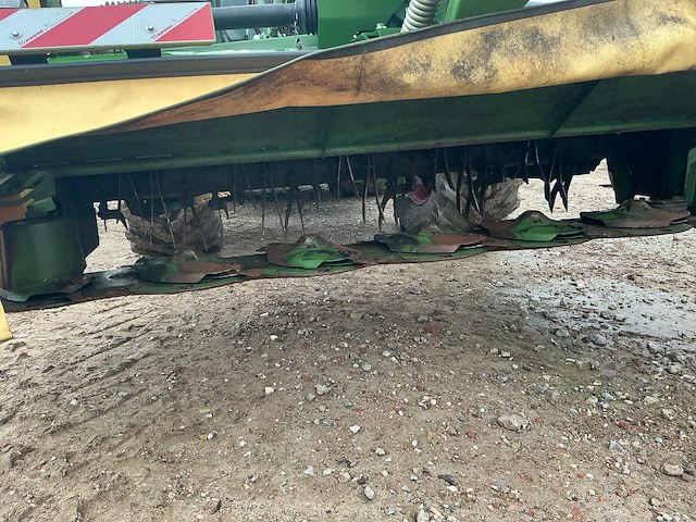 2021 krone easycut f 320 cv / easycut b 1000 cv triple maaier met maaidekken - afbeelding 29 van  53