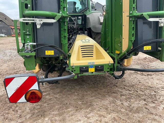 2021 krone easycut f 320 cv / easycut b 1000 cv triple maaier met maaidekken - afbeelding 32 van  53