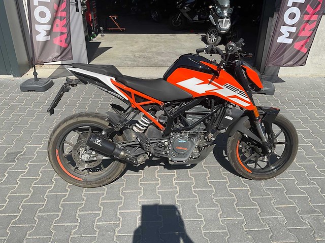 2021 ktm - 125 duke - motorcycle - afbeelding 2 van  17