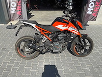 2021 ktm - 125 duke - motorcycle - afbeelding 2 van  17