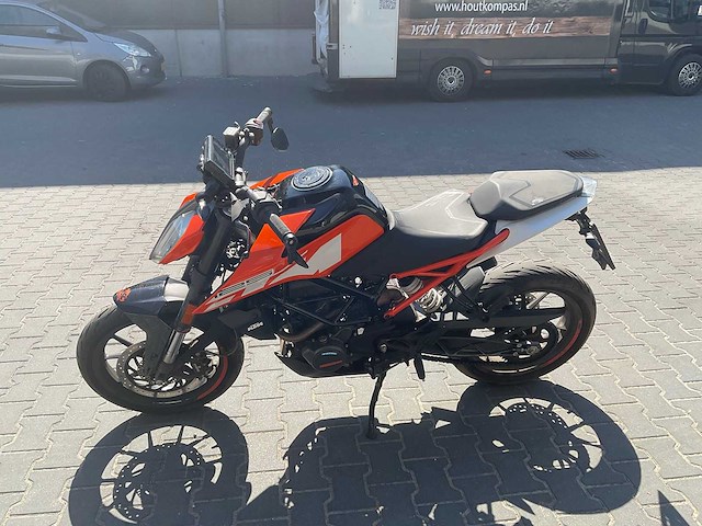 2021 ktm - 125 duke - motorcycle - afbeelding 10 van  17