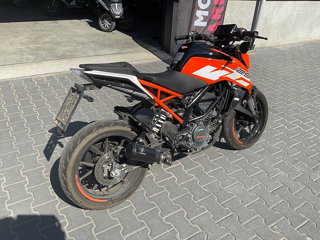 2021 ktm - 125 duke - motorcycle - afbeelding 16 van  17