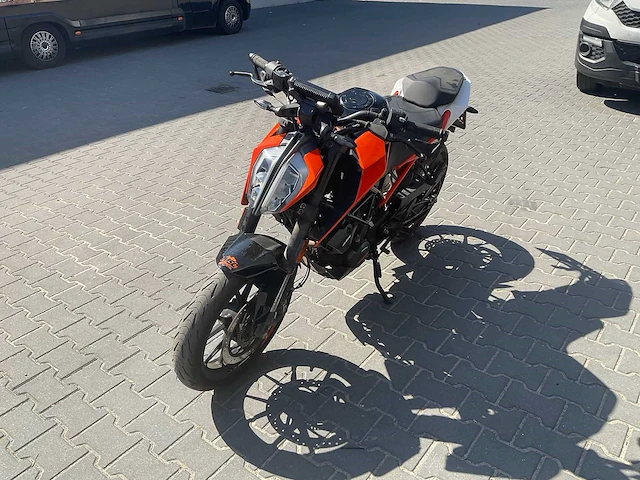2021 ktm - 125 duke - motorcycle - afbeelding 1 van  17