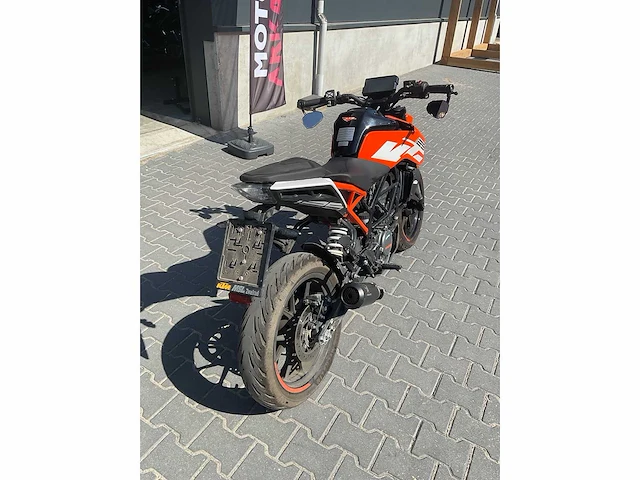 2021 ktm - 125 duke - motorcycle - afbeelding 15 van  17