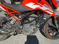 2021 ktm - 125 duke - motorcycle - afbeelding 17 van  17