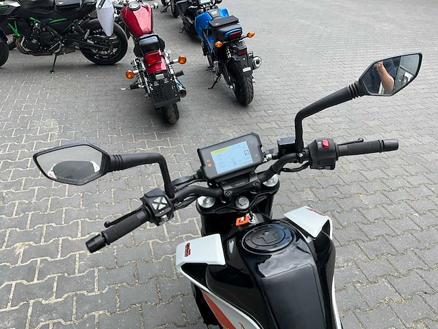 2021 ktm duke 390 motorfiets - afbeelding 8 van  14