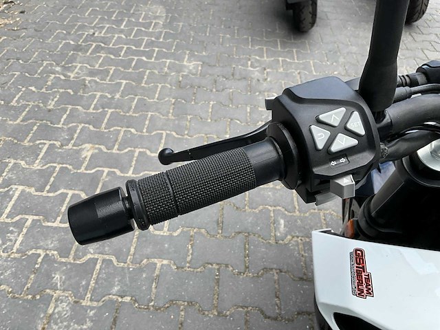 2021 ktm duke 390 motorfiets - afbeelding 11 van  14