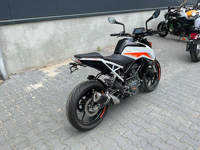 2021 ktm duke 390 motorfiets - afbeelding 10 van  16