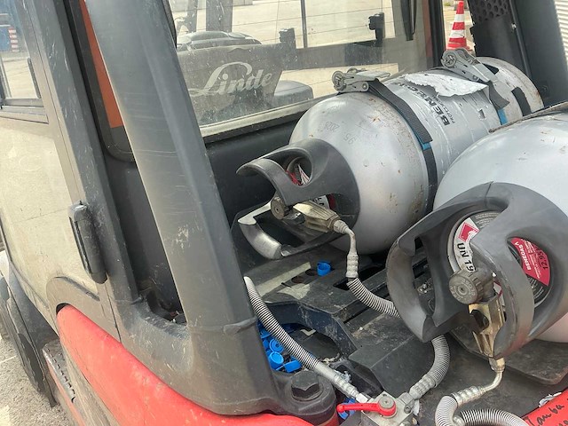 2021 linde h35t-01 heftruck met cascade balenklem - afbeelding 7 van  26