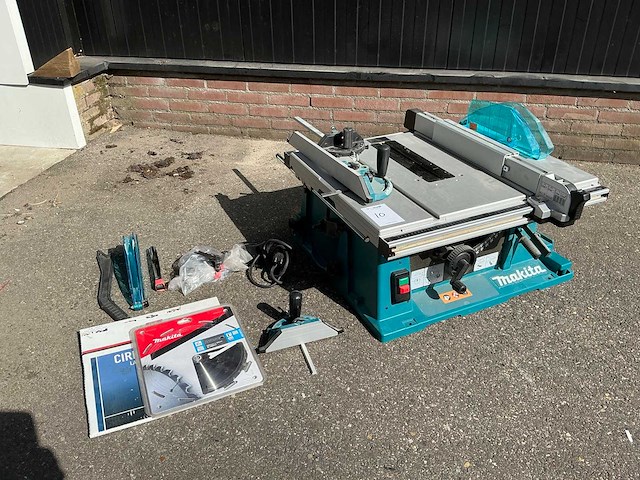 2021 makita 2704n zaagtafel - afbeelding 2 van  9
