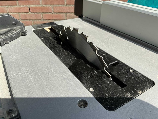 2021 makita 2704n zaagtafel - afbeelding 3 van  9