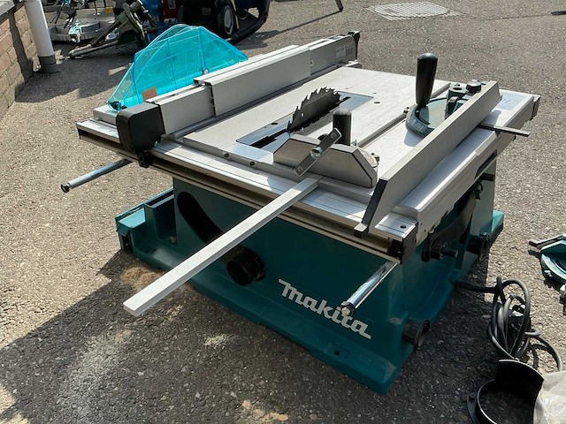 2021 makita 2704n zaagtafel - afbeelding 7 van  9