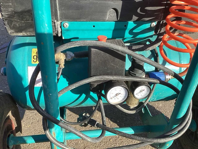 2021 makita ac 240 luchtcompressor - afbeelding 3 van  3