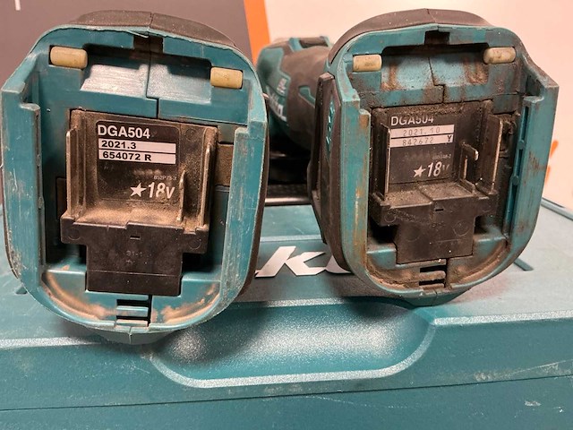 2021 makita dga504 haakse slijpmachine (2x) - afbeelding 2 van  2