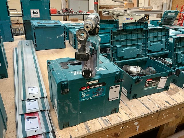 2021 makita dhr242 combihamer met stofafzuiging - afbeelding 1 van  3