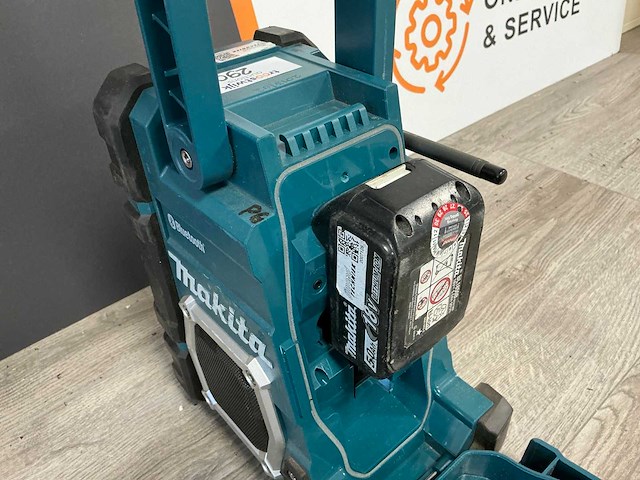 2021 makita dmr108 accu bouwradio - afbeelding 3 van  3