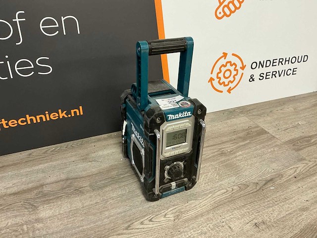 2021 makita dmr108 accu bouwradio - afbeelding 1 van  4