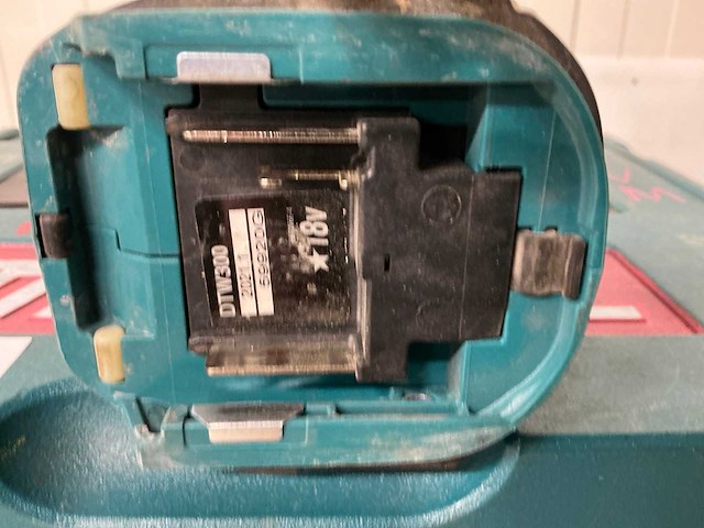 2021 makita dtw300 slagmoersleutel - afbeelding 3 van  3