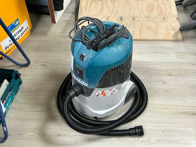 2021 makita vc2512l industriële stofzuiger - afbeelding 2 van  4