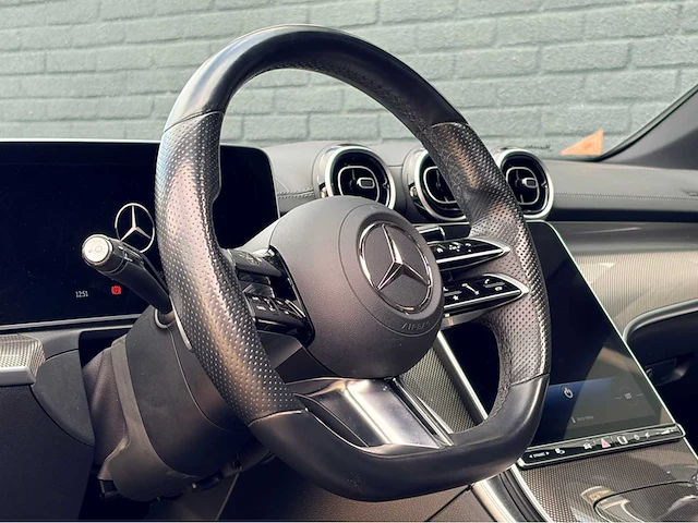 2021 mercedes-benz c-klasse amg panoramadak personenauto - afbeelding 21 van  21