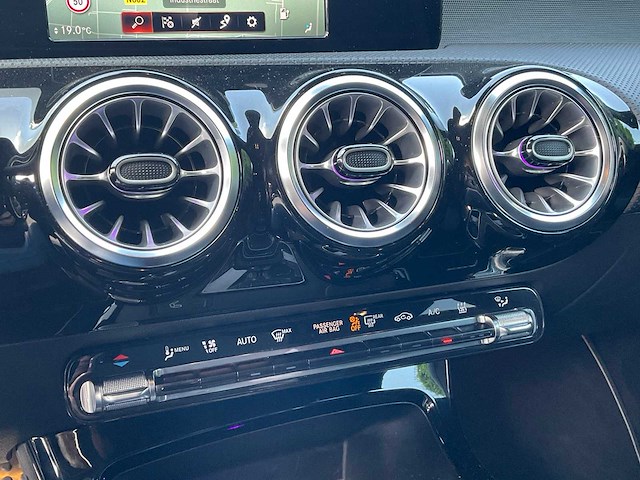 2021 mercedes-benz cla-klasse shooting brake 250e business solution amg limited personenauto - afbeelding 17 van  39