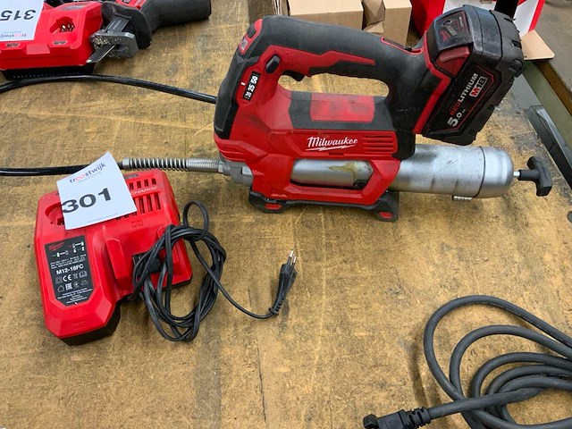 2021 milwaukee m18 gg vetspuit 18v - afbeelding 1 van  5