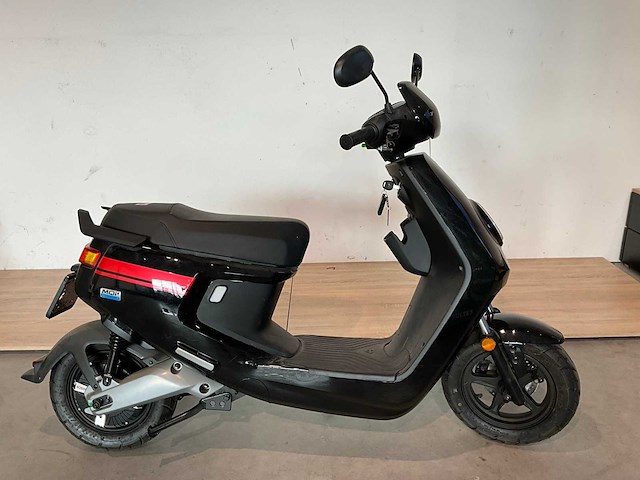 2021 niu bromscooter mqi sport e-scooter - afbeelding 1 van  6